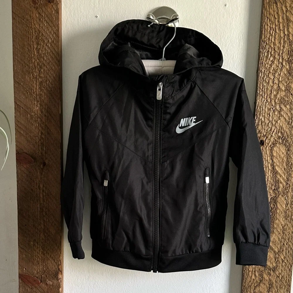 Nike Toddler Unisex Black White NSW Windbreaker Hooded Zip Jacket Like New